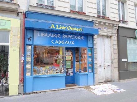 librairie a livre ouvert